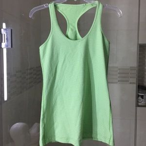 Lulu lemon top sz M